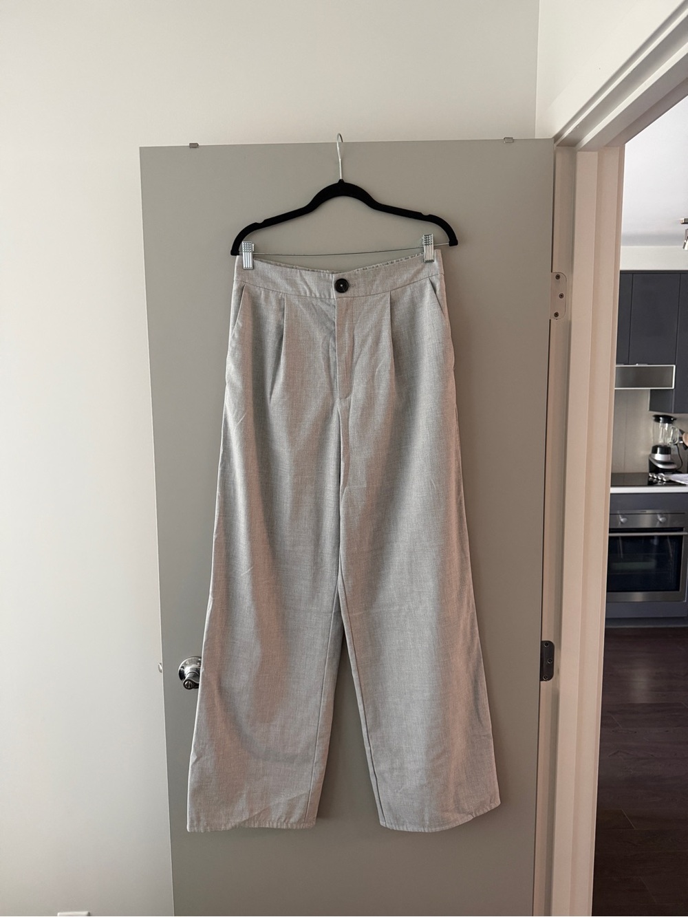 Stradivarius Wide-Leg pleated pants